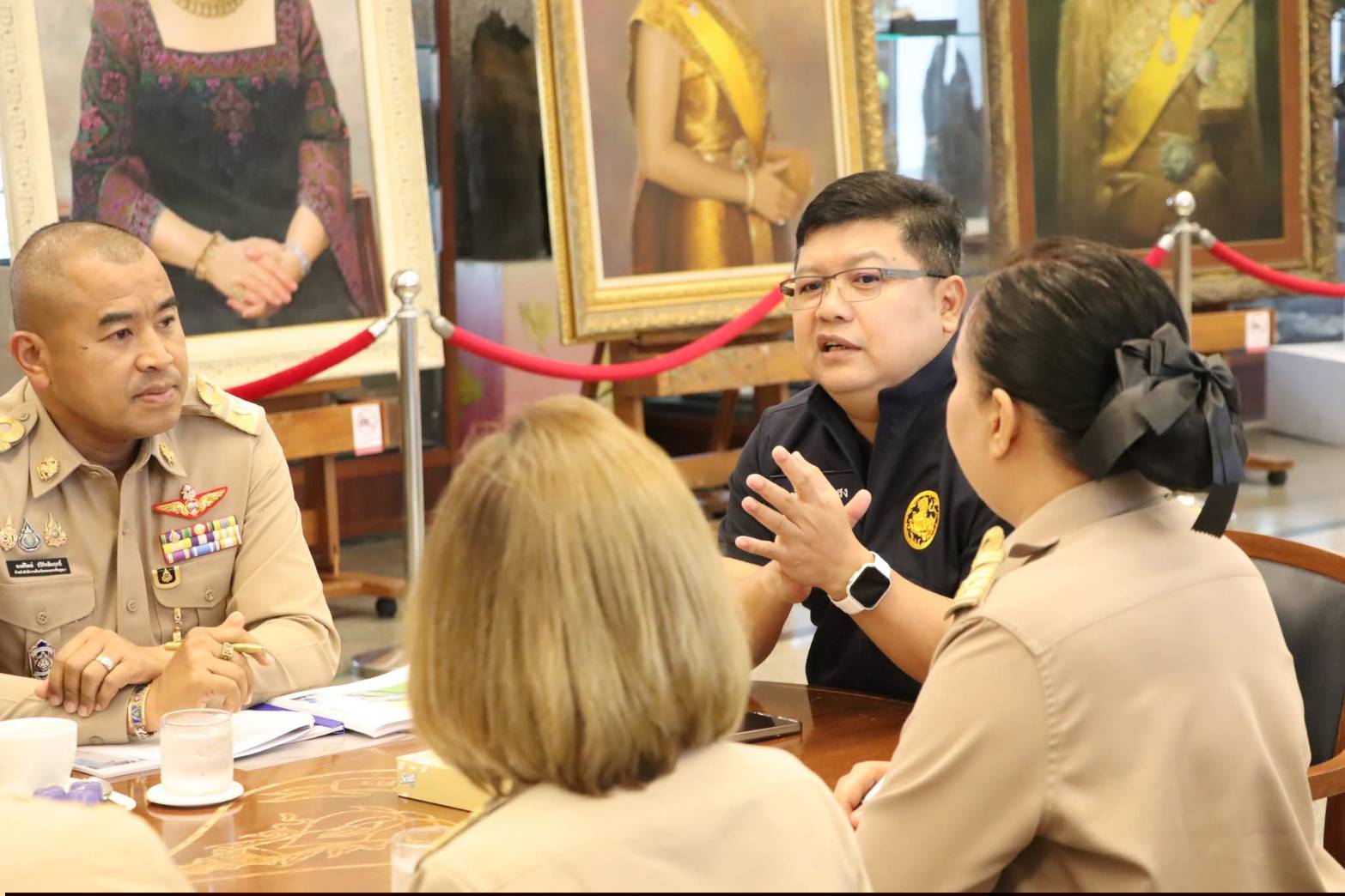 title - ศพส. ประชุมเตรียมความพร้อมจัดนิทรรศการ งานพระราชพิธีถวายพระเพลิงพระบรมศพ สมเด็จพระนางเจ้าสิริกิติ์ พระบรมราชินีนาถ พระบรมราชชนนีพันปีหลวง ณ ศูนย์ส่งเสริมและพัฒนาอาชีพเสริมนอกภาคการเกษตร (ศูนย์ศิลปาชีพ บางไทรฯ (เดิม)) 